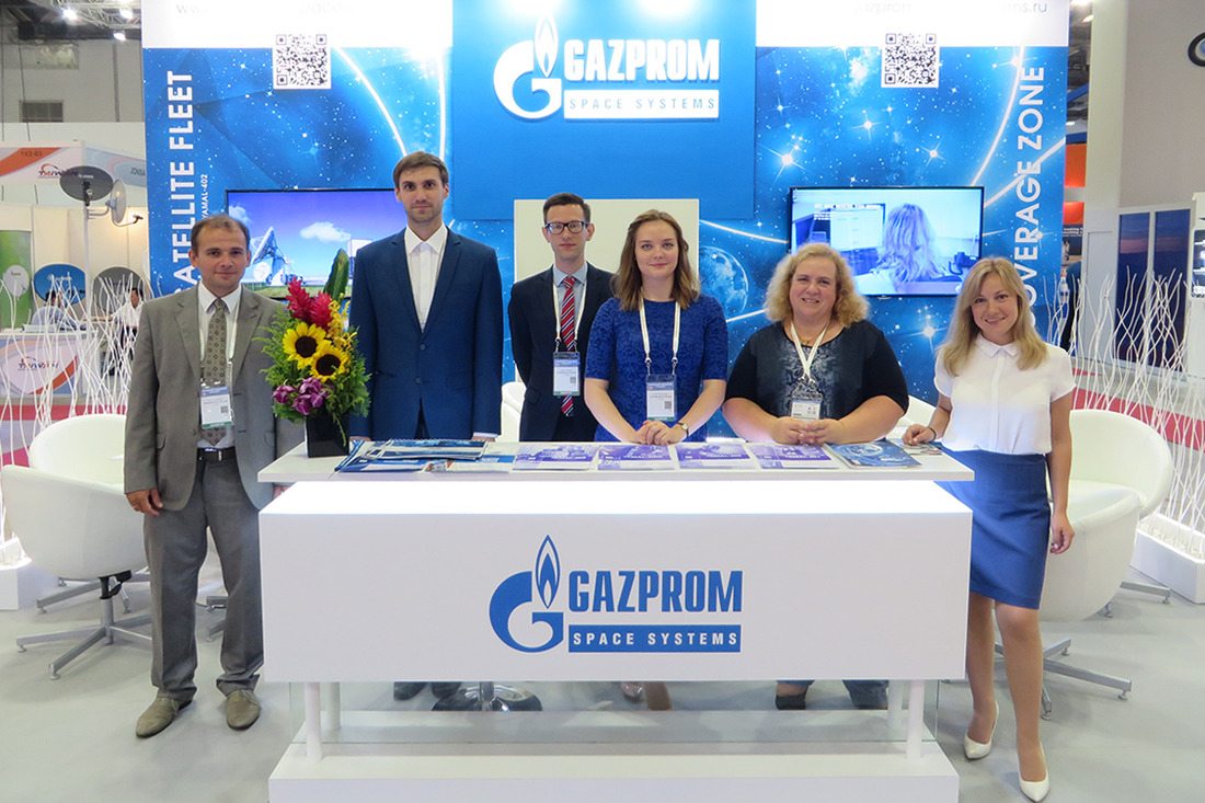 Стенд компании ОАО "Газпром космические системы" на форуме CommunucAsia 2016