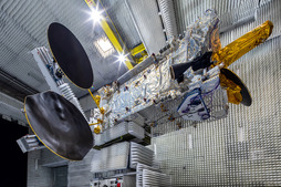 Испытания спутника Ямал-601 в безэховой камере (Thales Alenia Space, Канны, Франция)